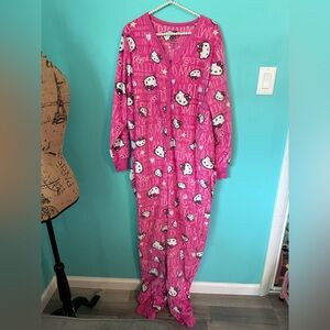 EUC Hello Kitty Women’s Long Sleeve Onesie Pajama with All Over Print Size 2X